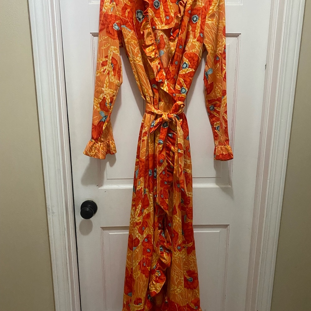 1970s Concept10’s Swirl mandarin hostess dress